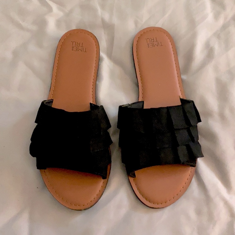 Worn once ruffle sandals